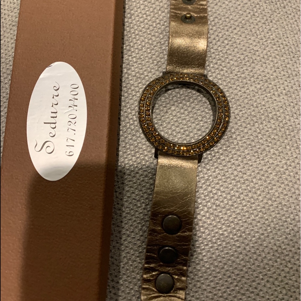 Bracelet